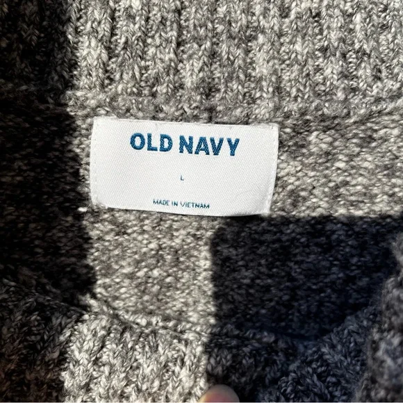 Sold Old Navy Cozy Gray Turtleneck Sweater - Picture 5 of 6